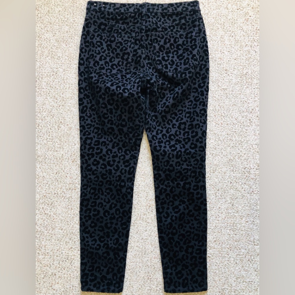 Madewell Velvet Leopard Print Jeans.  Size 28. New.